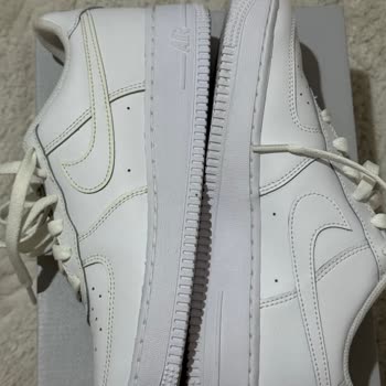 Online Alınan Ayakkabının Sararmış Gelmesi Ve Mağazadan Destek Alınamaması