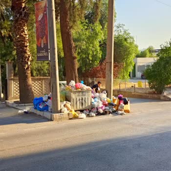 Buca Sokaklarında Çöp Yığınları Ve Kötü Kokuya Çözüm Bekliyoruz