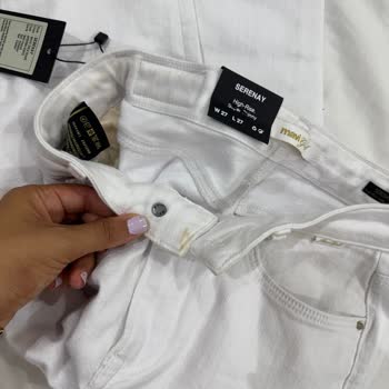 Satın Aldığım Pantolonda Leke Ve Uzayan Değişim Süreci Hayal Kırıklığı Yarattı