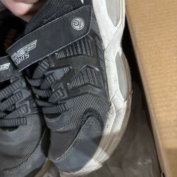 3 Ayda Yırtılan Skechers Ayakkabı Ve Değişim Reddi