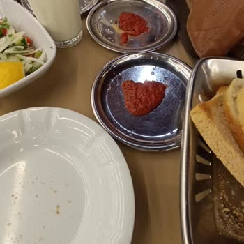 Köfteci Yusuf'ta Kötü Hijyen Ve Yetersiz Hizmet Deneyimi