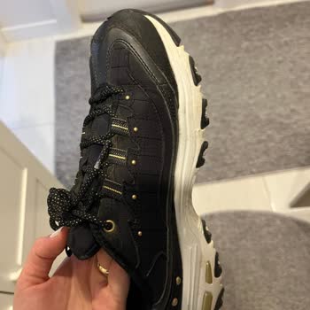 Aldığım Ayakkabı Kısa Sürede Yırtıldı Ve İade Sürecinde Mağdur Edildim