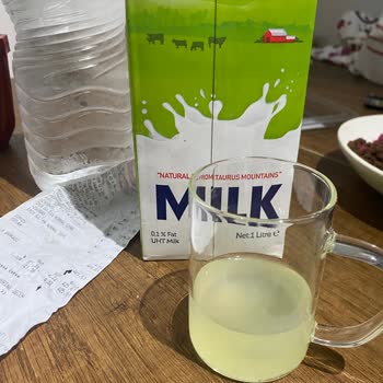 Aldığım Süt Peynir Suyu Gibi Ve Yoğun Kokulu Çıktı