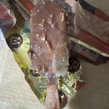 Kampanyalı Magnum Dondurmada Bozulma Ve Sağlık Sorunu Yaşadık