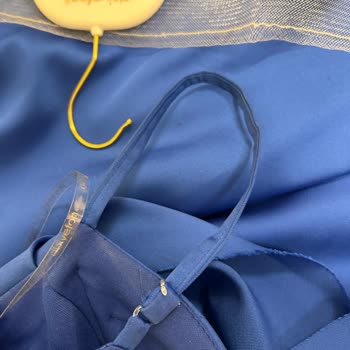 Mezuniyet Elbisemin Askılık Ve Tül Kısmı Kısa Sürede Parçalandı