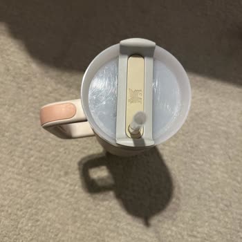 Stanley Termos Kapağında Kısa Sürede Renk Solması Ve Garanti Sürecinde İletişim Sorunu