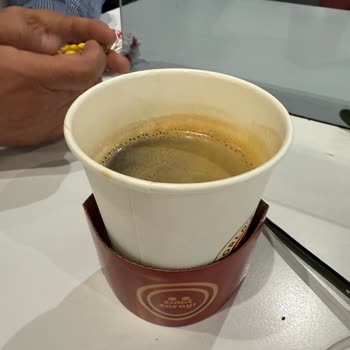 Simit Sarayı'nda Kaba Personel Ve Yetersiz Hizmet Deneyimi