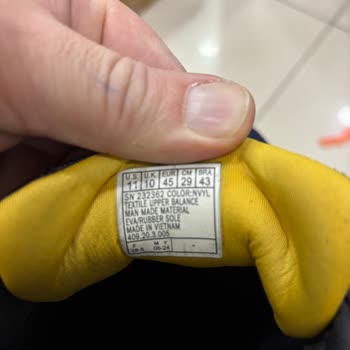 Su Geçirmez Denilen Ayakkabı Hafif Yağmurda Su Aldı