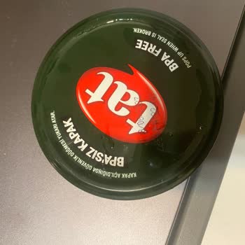 Tat Garnitür Kavanoz Kapağında Şüpheli İz Ve Gıda Güvenliği Endişesi