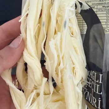 Özkuruşlar Market Rafında Küflü Peynirle Karşılaştım: Güven Sorunu Ve Sağlık Riski