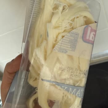 Özkuruşlar Market Rafında Küflü Peynirle Karşılaştım: Güven Sorunu Ve Sağlık Riski