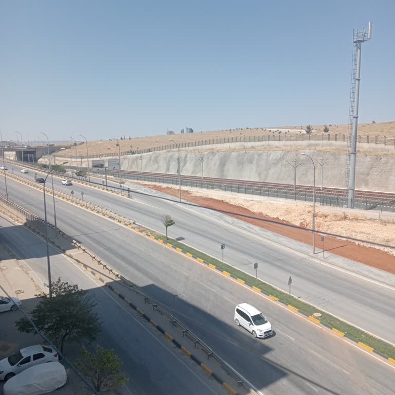 MOBESE Durağında Üst Geçit ve Trafik Işığı İhtiyacı