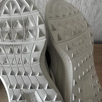 Teşhir Ürünü Satıldı Mağaza İlgisiz Ve Çözüm Sunmadı