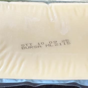 İndirimli Peynirde Küf Ve Müşteri Hizmetlerinde İlgisizlik