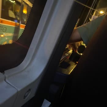 Dolmuş Şoförünün Tehlikeli Sürüşü Ve Sigara İçmesi