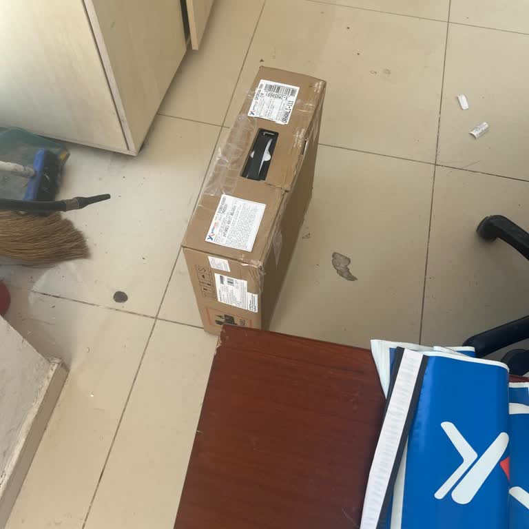 Yurtiçi Kargo Teslimatta Zorla Sorumluluk Belgesi İmzalattı, Kutu Özensizdi