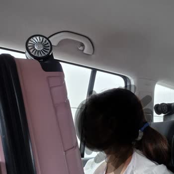 Uber İle Prag Havalimanı Transferinde Araç Kapasitesi Ve Hizmet Sorunu