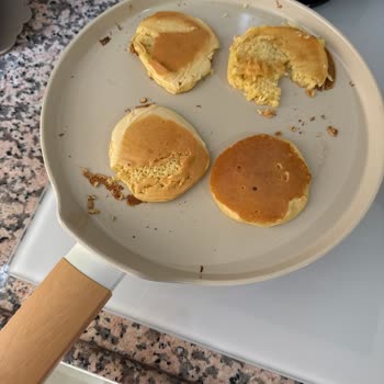 Yanmaz Yapışmaz Diye Aldığım Pankek Tavası Hayal Kırıklığı Yarattı