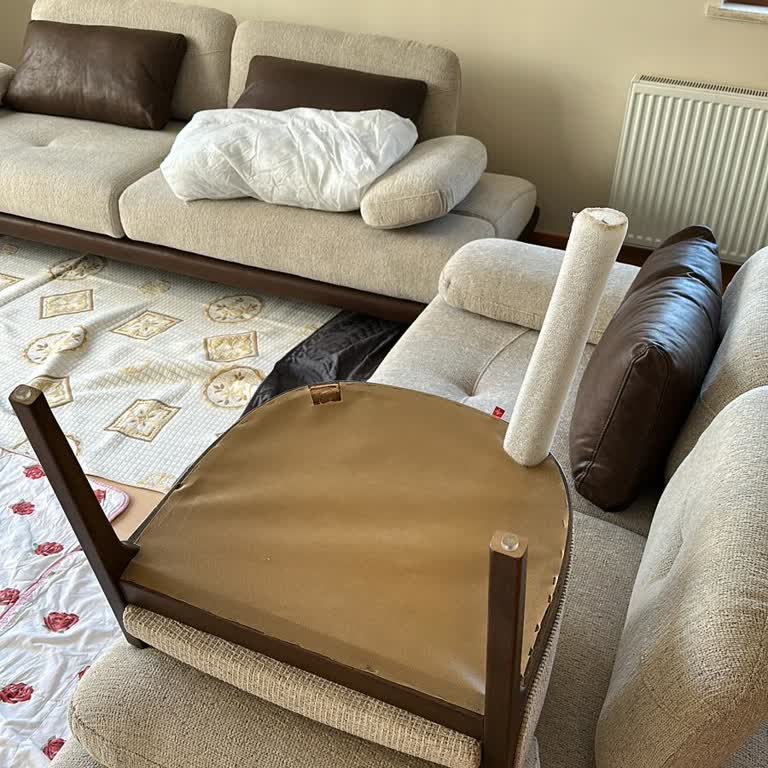 Kırık Sandalye Teslimatı Sonrası 2 Aydır Çözüm Sunulmuyor