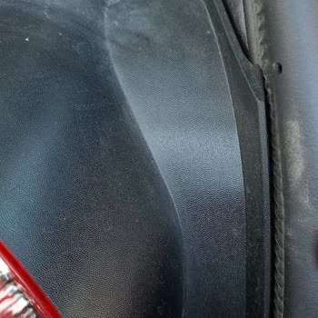 Dacia Sandero 'da Far Ve Boya Hatası, Servisten Çözüm Yok