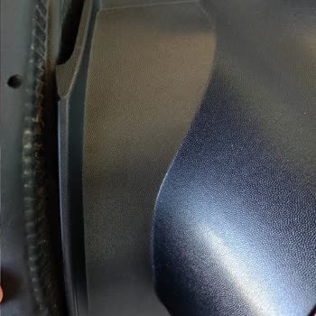 Dacia Sandero 'da Far Ve Boya Hatası, Servisten Çözüm Yok