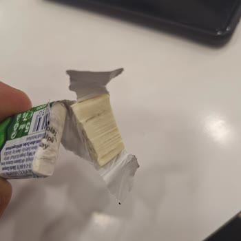 Aldığım Sakız Paketinden Ambalajsız Ve Kirli Sakız Çıktı