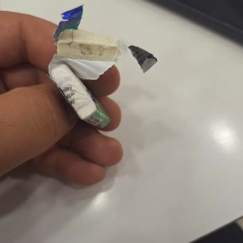 Aldığım Sakız Paketinden Ambalajsız Ve Kirli Sakız Çıktı