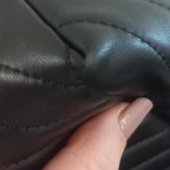 Yüksek Fiyatlı Çanta Defolu Ve Eksik Aksesuarlarla Gönderildi