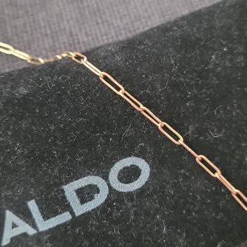 700 Liralık Kolye İlk Kullanımda Karardı Ve Boynumu Yara Yaptı Değişim Yapılmadı