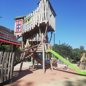 Çocuklar İçin Eksik Ve İşlevsiz Park Şikayeti