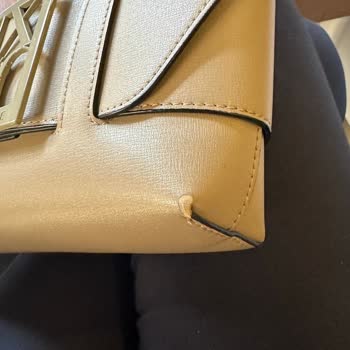 Armani Exchange Çantam 3 Ayda Soyuldu, Hayal Kırıklığına Uğradım!