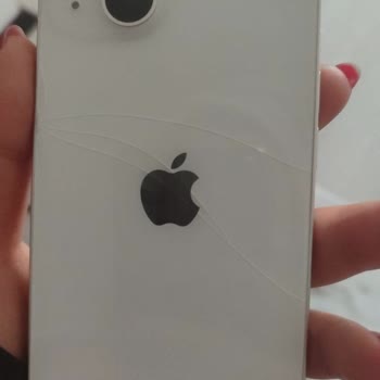 Yetkili Servis Arka Kapak Camı Onarımını Yapmıyor, Çözüm Sunulmuyor