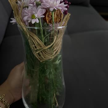 Görselden Farklı Ve Özensiz Çiçek Teslimatı