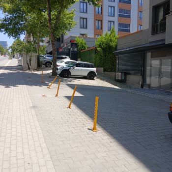 Bursa Büyükşehir Belediyesi Yolları Kapatan İşletmeler