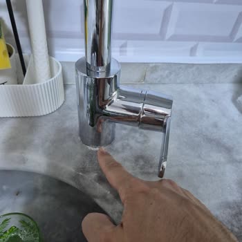 Pahalı Muslukta Plastik Parça Sorunu Sabitlemeyi İmkansız Kılıyor