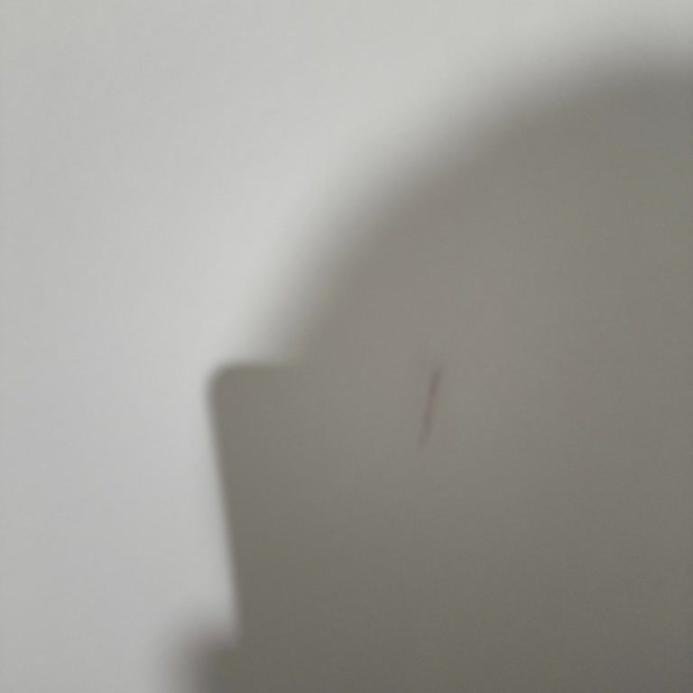 Aldığım Yatak Örtüsünün Boyası Hem Duvara Hem De Yıkamada Çıkıyor