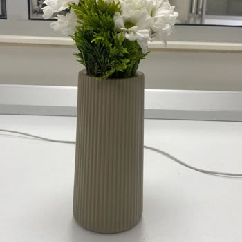 Görseldeki Çiçekle Gönderilen Arasında Büyük Fark Ve Müşteri Desteği Yetersiz