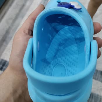 Ebebek'ten Alınan Terlikler Çocuğumun Ayağını Yaraladı