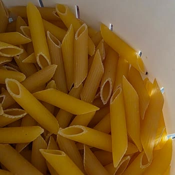 Aldığım Makarnalar Böcekli Çıktı, İade Kabul Edilmiyor