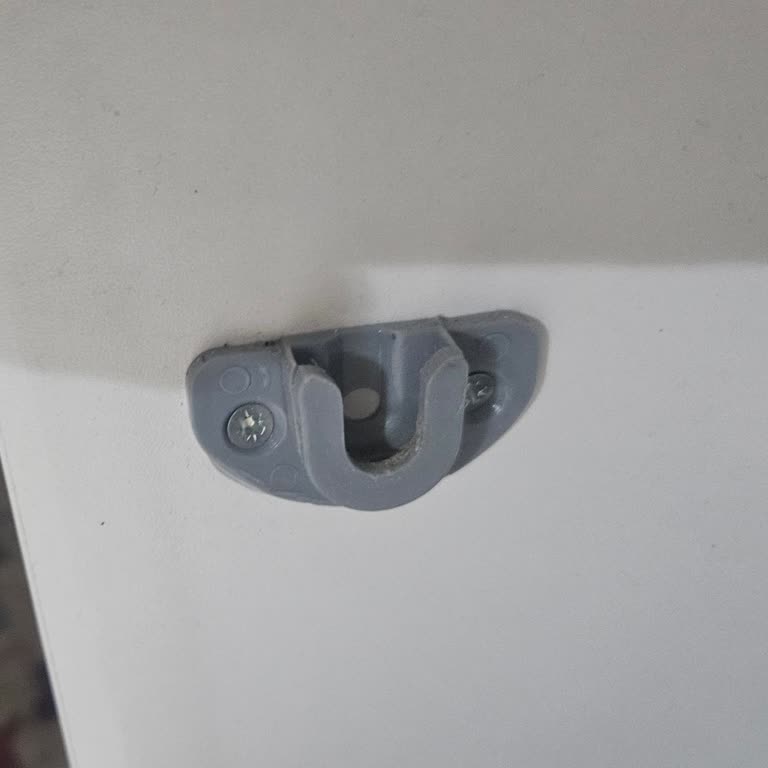 Ayakkabılığın Kırılan Raf Parçası Nedeniyle Kullanılamaması Ve Yedek Parça Sorunu