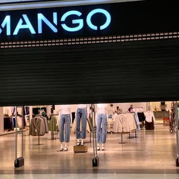 Mağaza Kapanmadan Müşterilerin Kovulması Ve Kötü Muamele