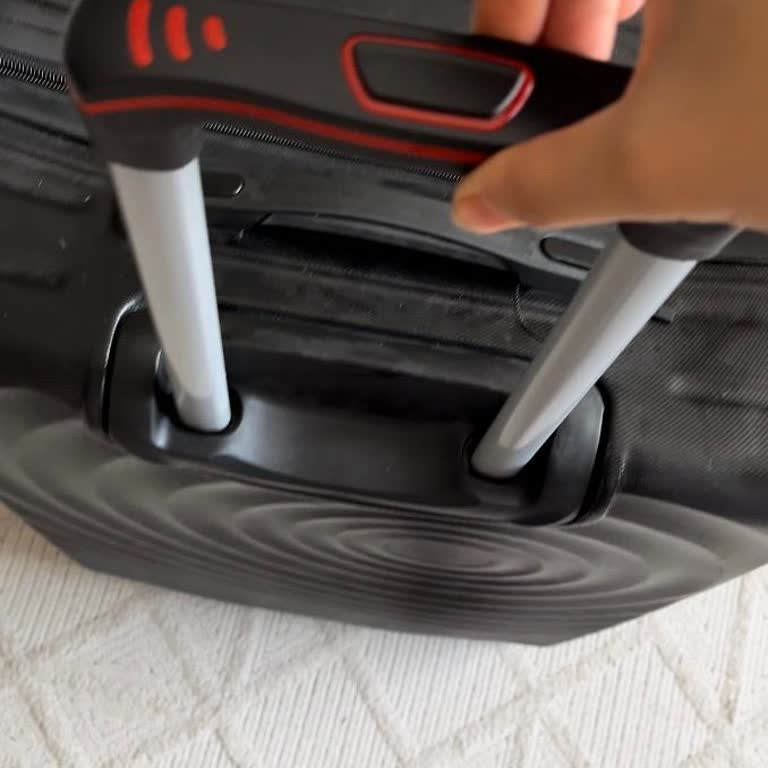 Aldığım Bavulların Tutma Yeri Ve Kalitesi Hayal Kırıklığı Yarattı