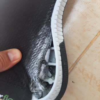 Üç Kez Giyilen Ayakkabı Parçalandı, İade Yapılmıyor!