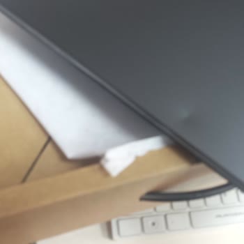 Kusurlu Laptop, İade Yok, Param Ortada Yok