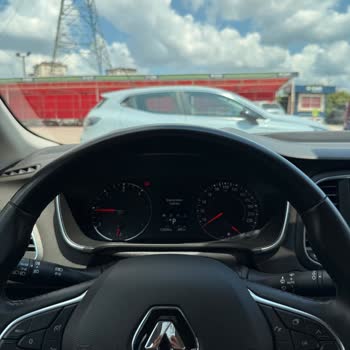 Balayı Tatilimizde Araç Kiralama Kabusu: Sorunlu Araçlar Ve İlgisizlik