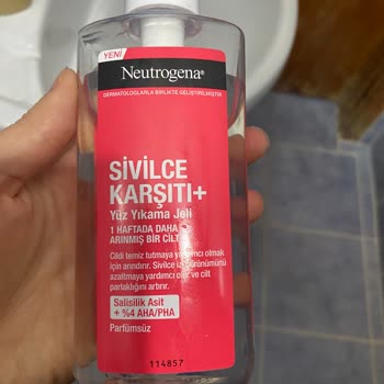 Neutrogena Yüz Yıkama Jeli Cildimde Şiddetli Reaksiyona Sebep Oldu