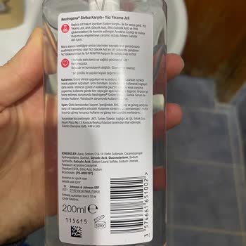 Neutrogena Yüz Yıkama Jeli Cildimde Şiddetli Reaksiyona Sebep Oldu