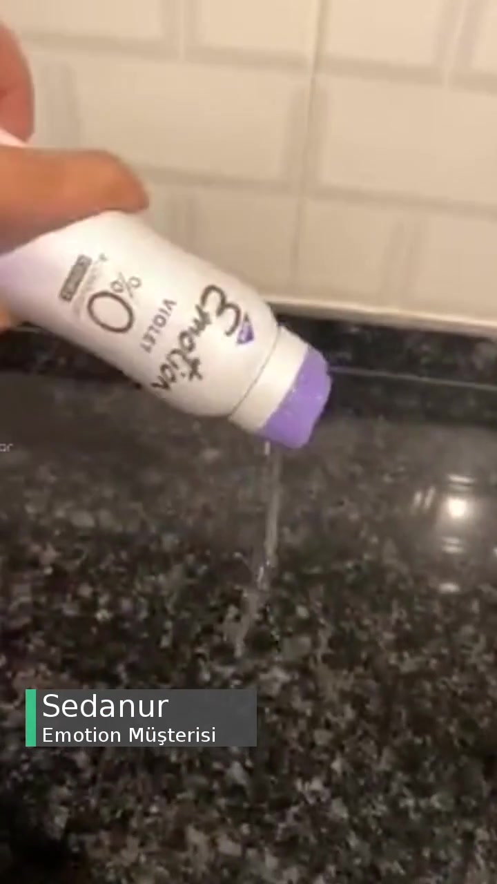 Emotion Deodorant Kapak Sorunu! videonun kapak resmi