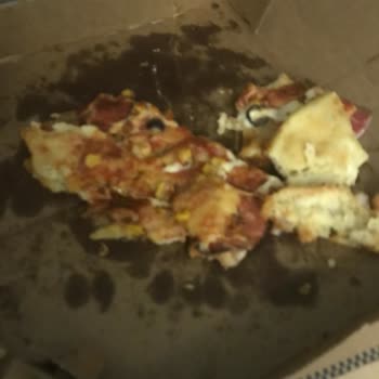 Domino's Pizza Gece Sipariş Edilen Pizzanın Hamur Gelmesi Ve Yenisinin Gönderilmemesi