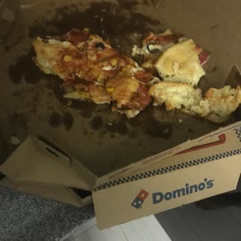 Domino's Pizza Gece Sipariş Edilen Pizzanın Hamur Gelmesi Ve Yenisinin Gönderilmemesi